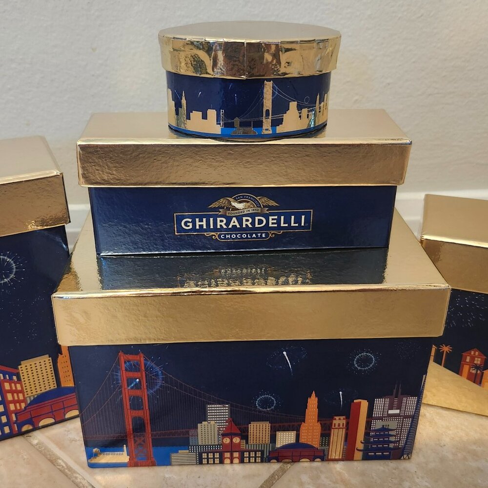 Ghirardelli Chocolate 5-Piece SF / Christmas Gift Box Decoration Set **NEW**